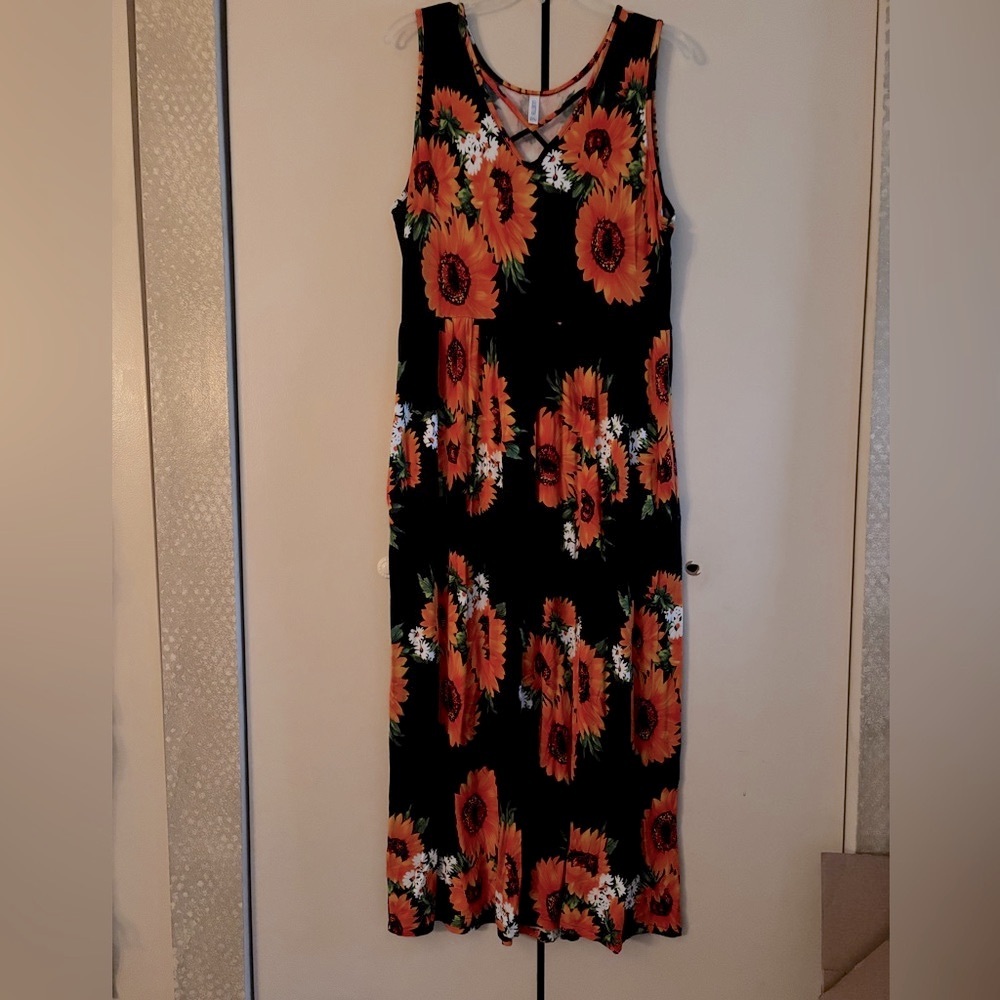 Floral Sleeveless Maxi Dress - Black and Orange 2XL